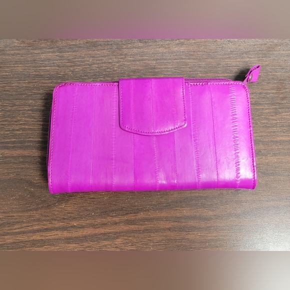 New-Beautiful Magenta/Pink Lee Sands Eelskin Wallet W/ RFID Protection - Picture 2 of 9